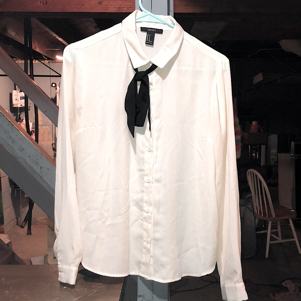 Forever 21 NWOT Sheer White Blouse w/ Tie